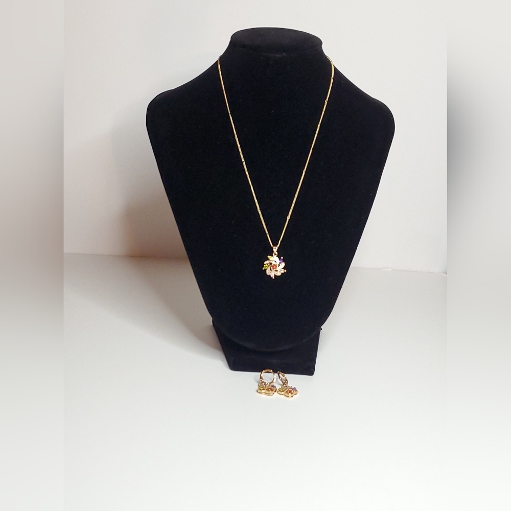 Flower Color Crystal Necklace With Matching Colored Earrings